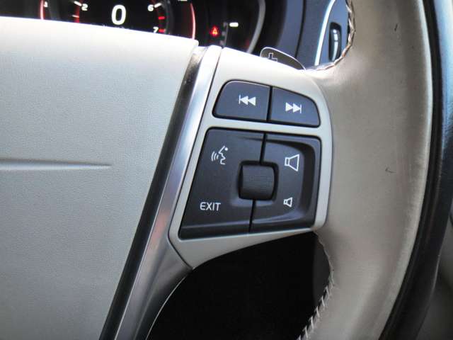 ボルボ Ｖ４０クロスカントリー Ｔ５ ＡＷＤ モメンタム ４ＷＤ H28年 (東北) 99