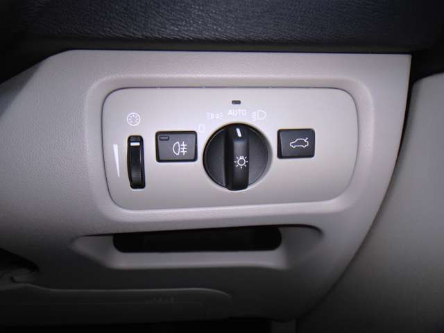 ボルボ Ｖ４０クロスカントリー Ｔ５ ＡＷＤ モメンタム ４ＷＤ H28年 (東北) 99