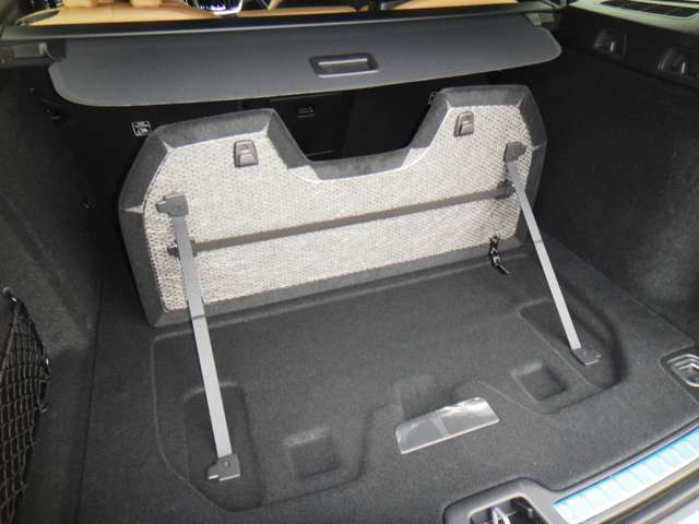 ボルボ Ｖ６０ リチャージ アルティメット Ｔ６ ＡＷＤ プラグイン ハイブリッド ４ＷＤ R5年 (東北) 99