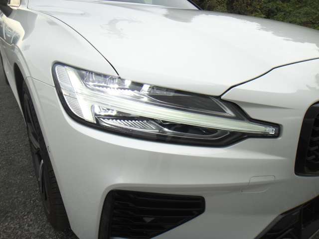 ボルボ Ｖ６０ リチャージ アルティメット Ｔ６ ＡＷＤ プラグイン ハイブリッド ４ＷＤ R5年 (東北) 99