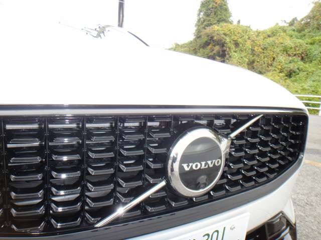 ボルボ Ｖ６０ リチャージ アルティメット Ｔ６ ＡＷＤ プラグイン ハイブリッド ４ＷＤ R5年 (東北) 99