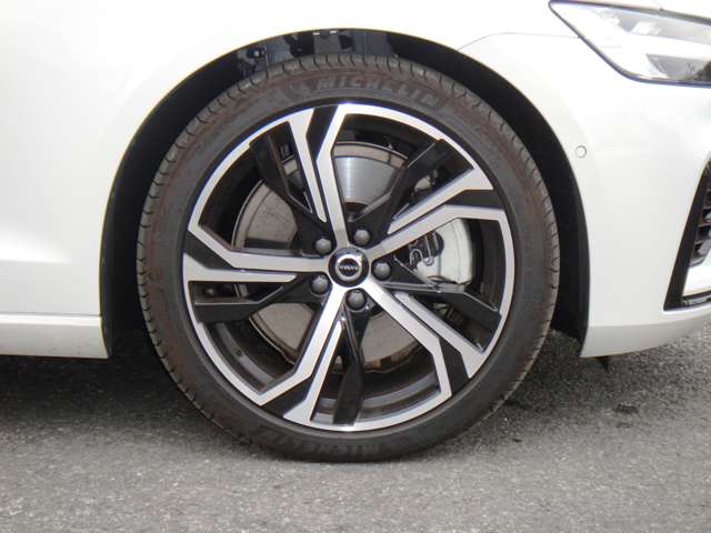 ボルボ Ｖ６０ リチャージ アルティメット Ｔ６ ＡＷＤ プラグイン ハイブリッド ４ＷＤ R5年 (東北) 99