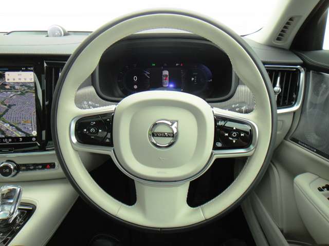 ボルボ Ｓ９０ リチャージ アルティメット Ｔ８ ＡＷＤ プラグイン ハイブリッド ４ＷＤ R5年 (東北) 99