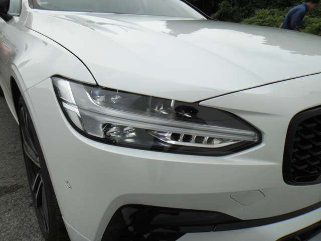 ボルボ Ｓ９０ リチャージ アルティメット Ｔ８ ＡＷＤ プラグイン ハイブリッド ４ＷＤ R5年 (東北) 99