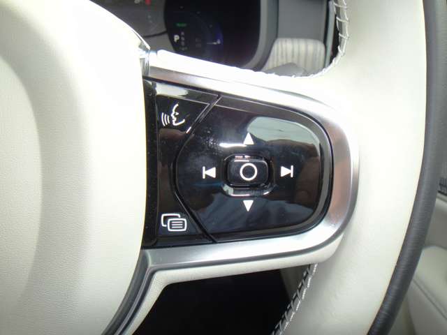 ボルボ Ｓ９０ リチャージ アルティメット Ｔ８ ＡＷＤ プラグイン ハイブリッド ４ＷＤ R5年 (東北) 99