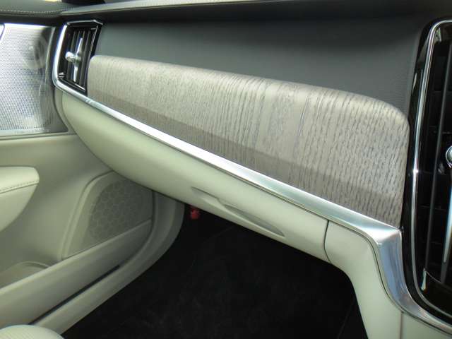 ボルボ Ｓ９０ リチャージ アルティメット Ｔ８ ＡＷＤ プラグイン ハイブリッド ４ＷＤ R5年 (東北) 99