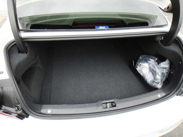 ボルボ Ｓ９０ リチャージ アルティメット Ｔ８ ＡＷＤ プラグイン ハイブリッド ４ＷＤ R5年 (東北) 99