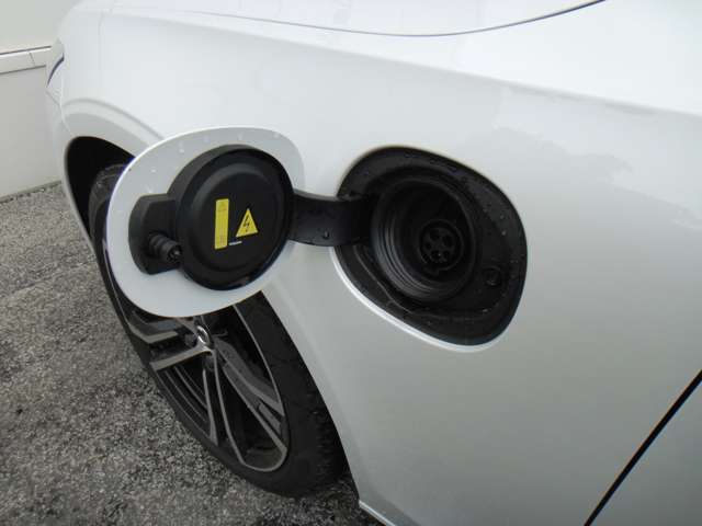 ボルボ Ｓ９０ リチャージ アルティメット Ｔ８ ＡＷＤ プラグイン ハイブリッド ４ＷＤ R5年 (東北) 99