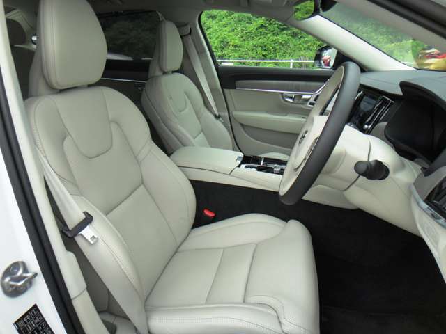 ボルボ Ｓ９０ リチャージ アルティメット Ｔ８ ＡＷＤ プラグイン ハイブリッド ４ＷＤ R5年 (東北) 99