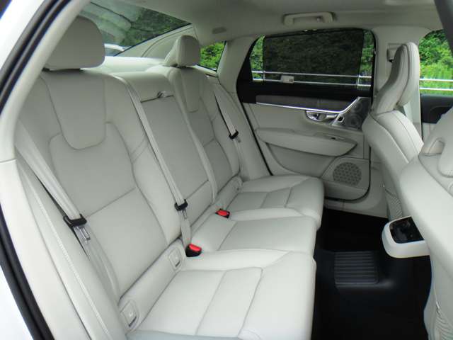 ボルボ Ｓ９０ リチャージ アルティメット Ｔ８ ＡＷＤ プラグイン ハイブリッド ４ＷＤ R5年 (東北) 99