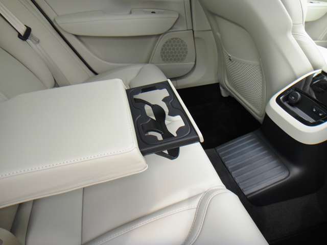 ボルボ Ｓ９０ リチャージ アルティメット Ｔ８ ＡＷＤ プラグイン ハイブリッド ４ＷＤ R5年 (東北) 99