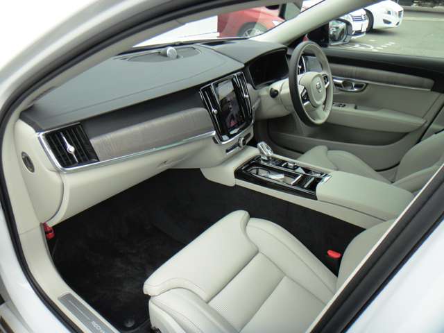 ボルボ Ｓ９０ リチャージ アルティメット Ｔ８ ＡＷＤ プラグイン ハイブリッド ４ＷＤ R5年 (東北) 99