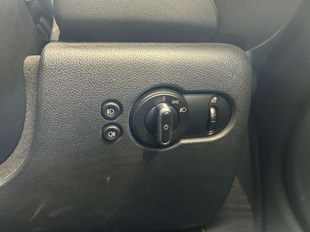 ミニ ミニ クーパーＤ ５ドア サザーク H30年 (東北) 99