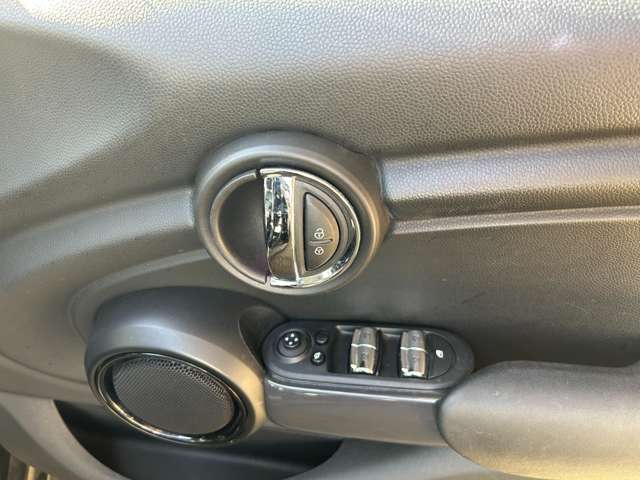 ミニ ミニ クーパーＤ ５ドア サザーク H30年 (東北) 99