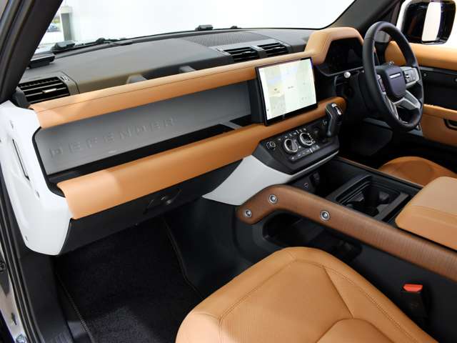 ランドローバー ディフェンダー １３０ ローンチ エディション ディーゼルターボ ４ＷＤ R5年 (関東) 99