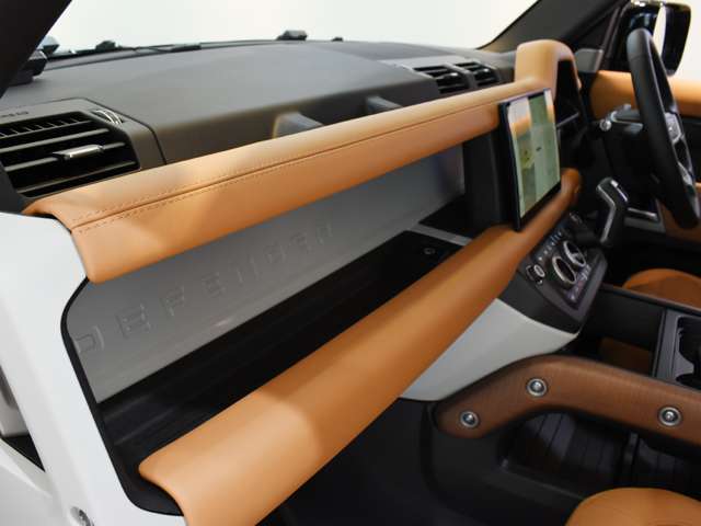 ランドローバー ディフェンダー １３０ ローンチ エディション ディーゼルターボ ４ＷＤ R5年 (関東) 99