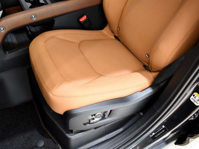 ランドローバー ディフェンダー １３０ ローンチ エディション ディーゼルターボ ４ＷＤ R5年 (関東) 99