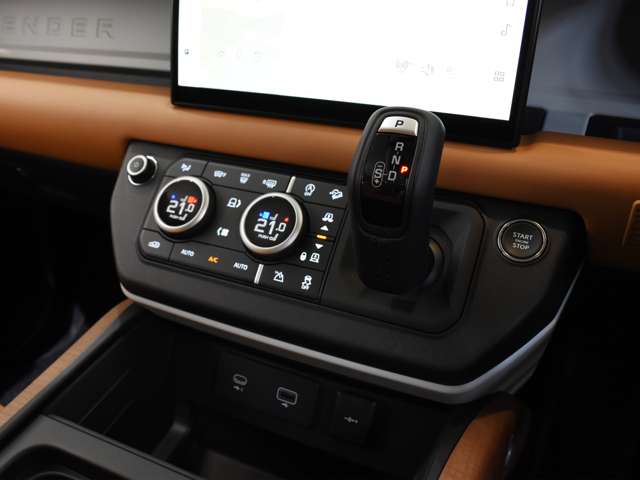 ランドローバー ディフェンダー １３０ ローンチ エディション ディーゼルターボ ４ＷＤ R5年 (関東) 99