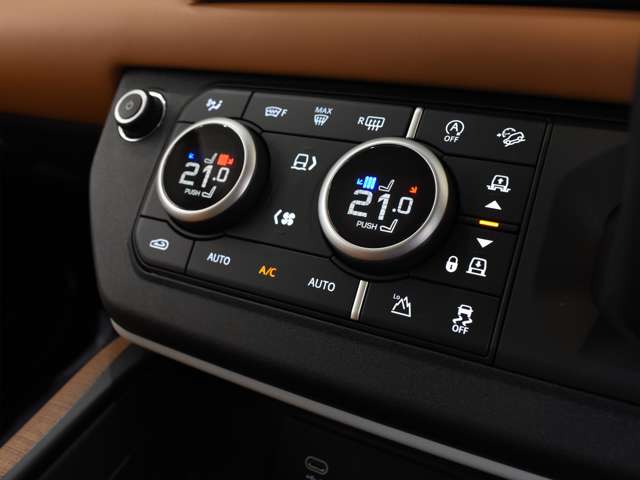 ランドローバー ディフェンダー １３０ ローンチ エディション ディーゼルターボ ４ＷＤ R5年 (関東) 99