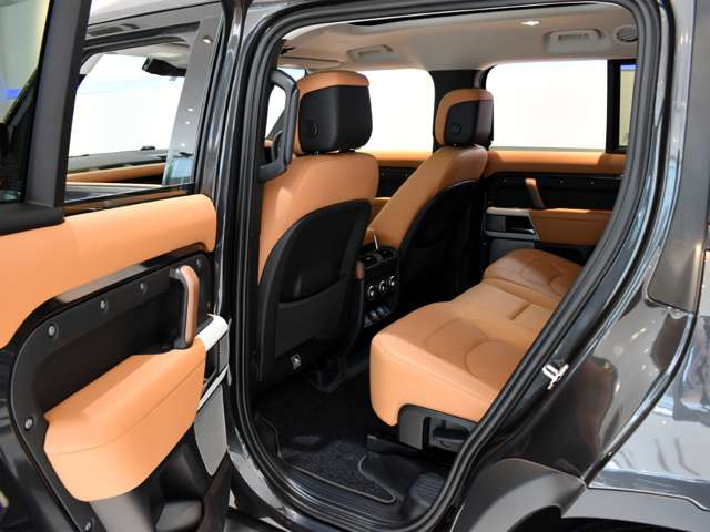 ランドローバー ディフェンダー １３０ ローンチ エディション ディーゼルターボ ４ＷＤ R5年 (関東) 99