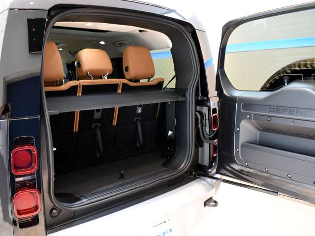 ランドローバー ディフェンダー １３０ ローンチ エディション ディーゼルターボ ４ＷＤ R5年 (関東) 99