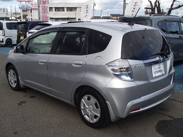 ホンダ フィット　ハイブリッド １．３ スマートセレクション ファインスタイル H25年 (東北) 99