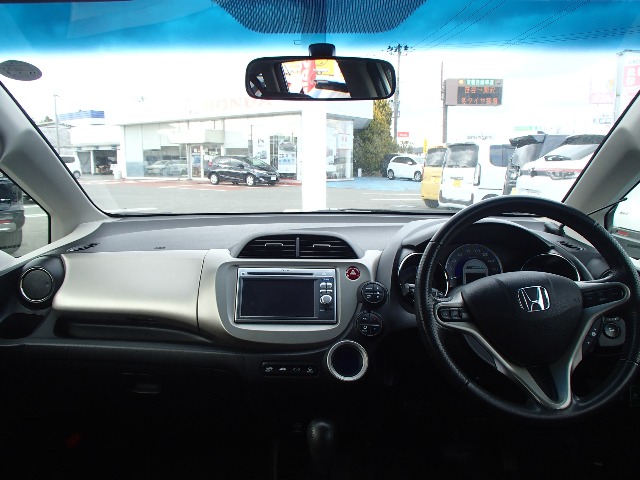 ホンダ フィット　ハイブリッド １．３ スマートセレクション ファインスタイル H25年 (東北) 99