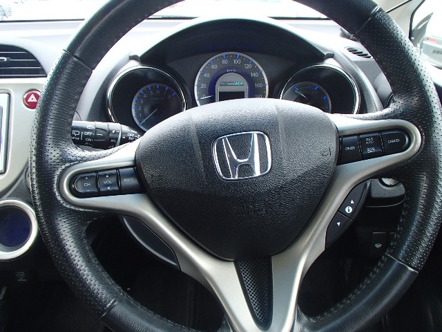 ホンダ フィット　ハイブリッド １．３ スマートセレクション ファインスタイル H25年 (東北) 99