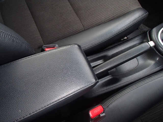 ホンダ フィット　ハイブリッド １．３ スマートセレクション ファインスタイル H25年 (東北) 99