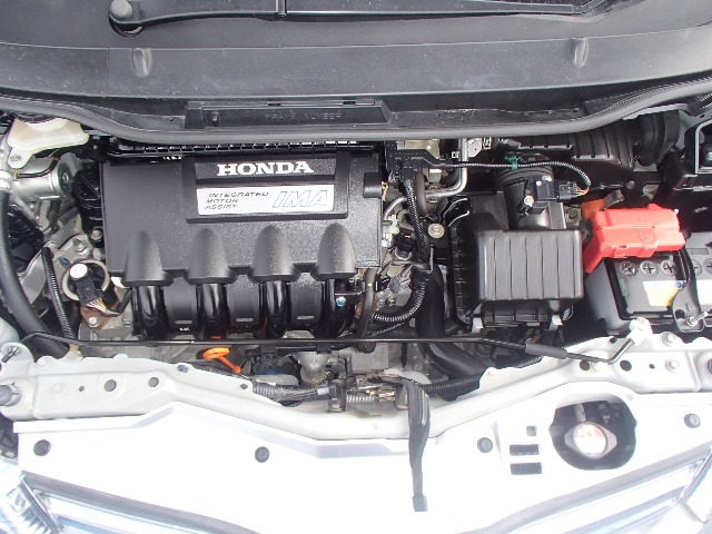 ホンダ フィット　ハイブリッド １．３ スマートセレクション ファインスタイル H25年 (東北) 99