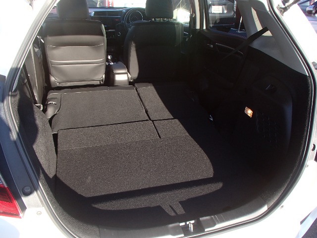 ホンダ フィット　ハイブリッド １．５ ハイブリッド Ｌパッケージ H28年 (東北) 99