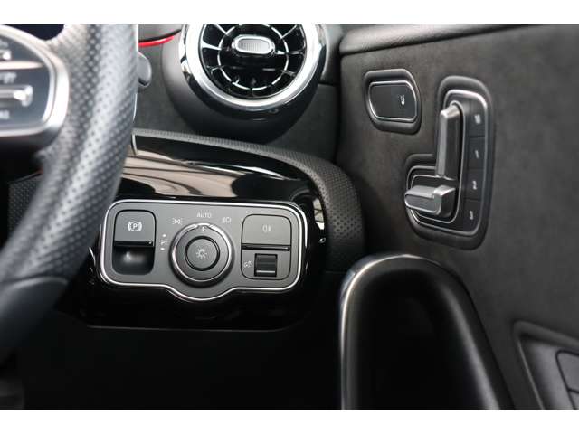 メルセデスベンツ Ａクラス Ａ１８０ スタイル ＡＭＧライン H30年 (近畿) 99