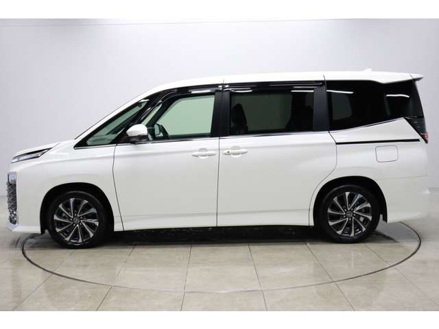 トヨタ ヴォクシー １．８ ハイブリッド Ｓ－Ｚ R5年 (東海) 99