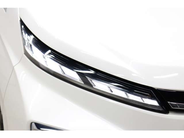 トヨタ ヴォクシー １．８ ハイブリッド Ｓ－Ｚ R5年 (東海) 99