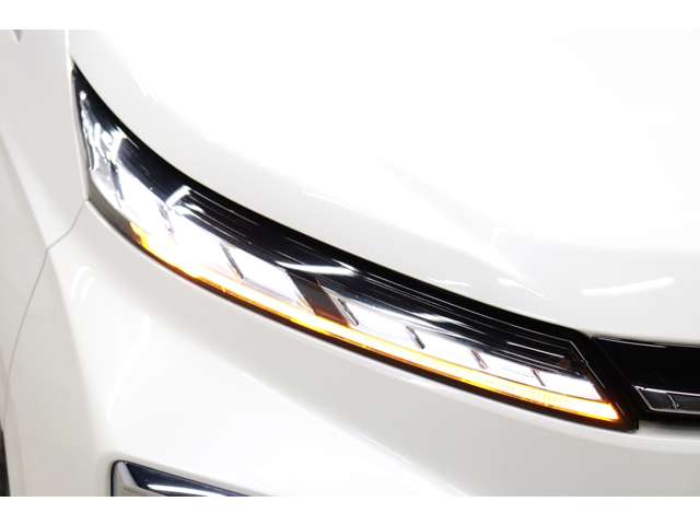 トヨタ ヴォクシー １．８ ハイブリッド Ｓ－Ｚ R5年 (東海) 99