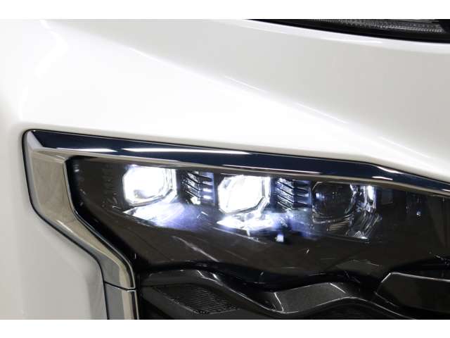 トヨタ ヴォクシー １．８ ハイブリッド Ｓ－Ｚ R5年 (東海) 99