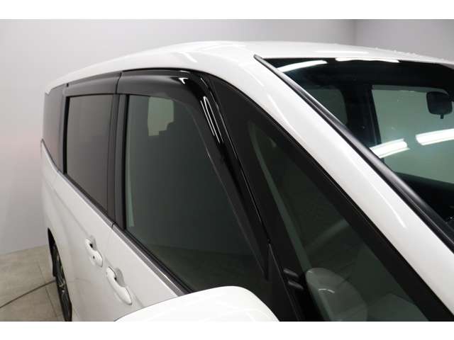 トヨタ ヴォクシー １．８ ハイブリッド Ｓ－Ｚ R5年 (東海) 99