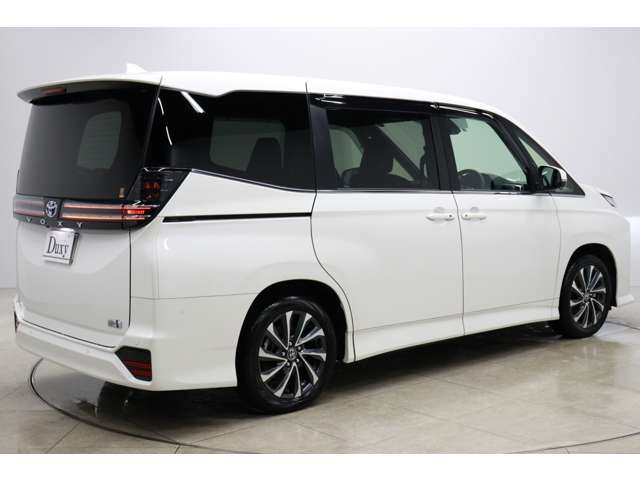 トヨタ ヴォクシー １．８ ハイブリッド Ｓ－Ｚ R5年 (東海) 99