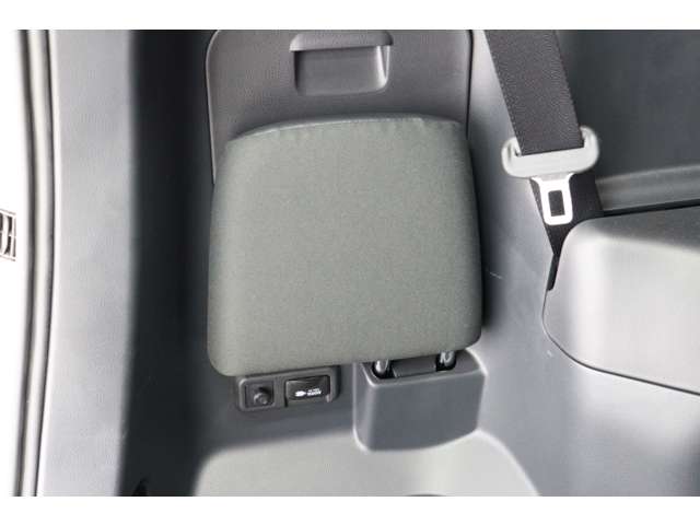 トヨタ ヴォクシー １．８ ハイブリッド Ｓ－Ｚ R5年 (東海) 99