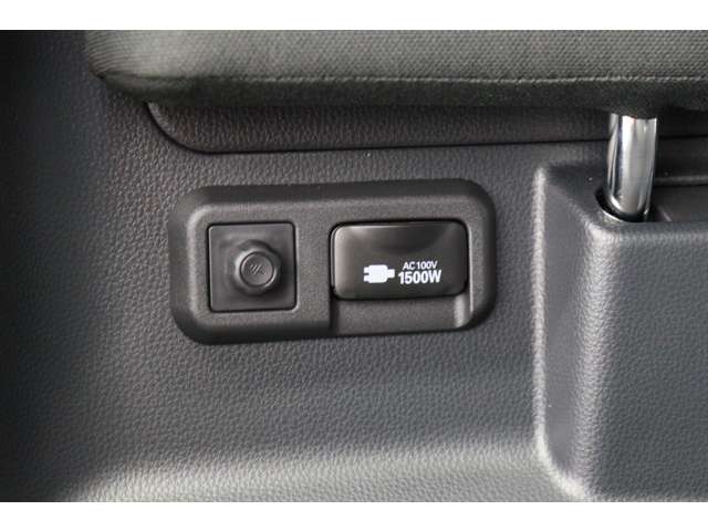 トヨタ ヴォクシー １．８ ハイブリッド Ｓ－Ｚ R5年 (東海) 99