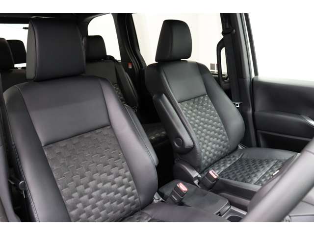 トヨタ ヴォクシー １．８ ハイブリッド Ｓ－Ｚ R5年 (東海) 99