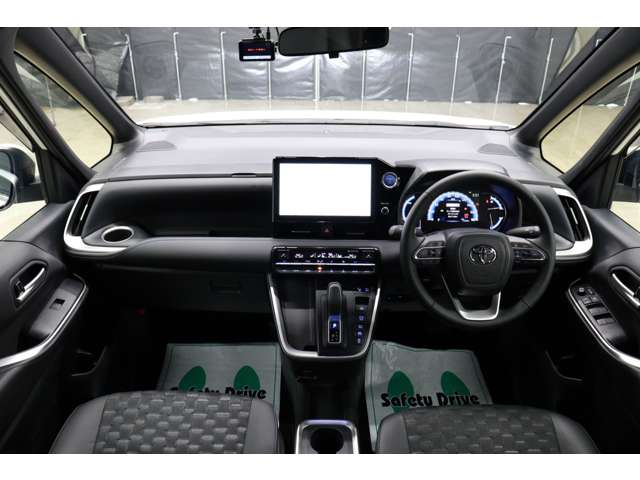 トヨタ ヴォクシー １．８ ハイブリッド Ｓ－Ｚ R5年 (東海) 99