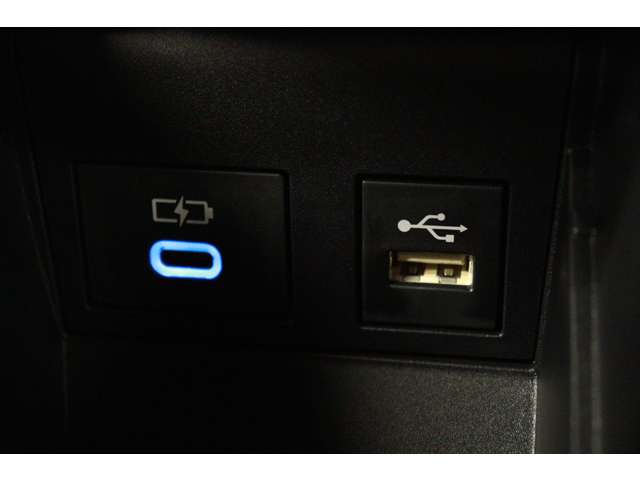 トヨタ ヴォクシー １．８ ハイブリッド Ｓ－Ｚ R5年 (東海) 99