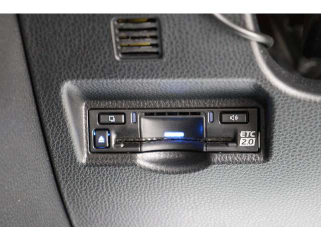 トヨタ ヴォクシー １．８ ハイブリッド Ｓ－Ｚ R5年 (東海) 99