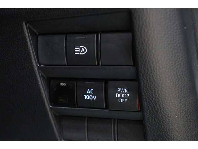 トヨタ ヴォクシー １．８ ハイブリッド Ｓ－Ｚ R5年 (東海) 99