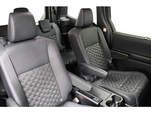 トヨタ ヴォクシー １．８ ハイブリッド Ｓ－Ｚ R5年 (東海) 99