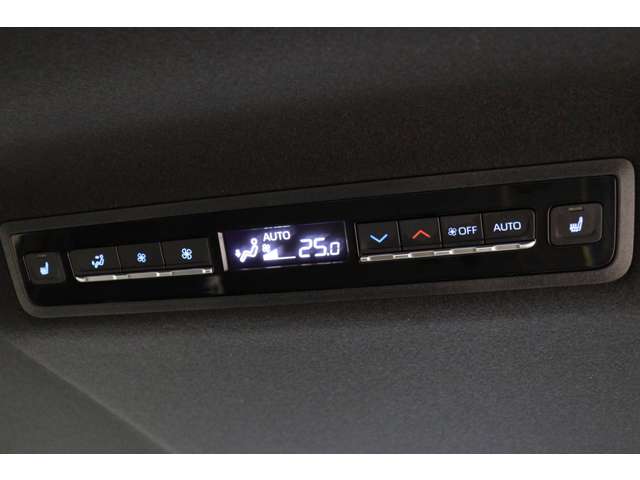 トヨタ ヴォクシー １．８ ハイブリッド Ｓ－Ｚ R5年 (東海) 99