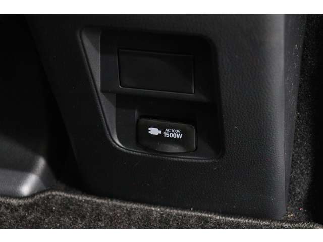 トヨタ ヴォクシー １．８ ハイブリッド Ｓ－Ｚ R5年 (東海) 99