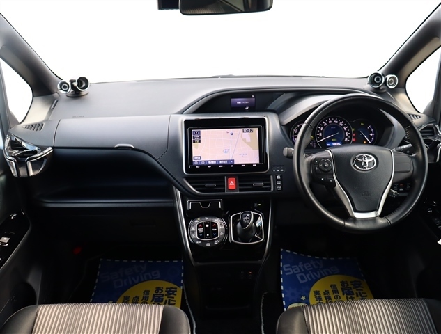 トヨタ ヴォクシー １．８ ハイブリッド ＺＳ 煌ＩＩ R1年 (関東) 99