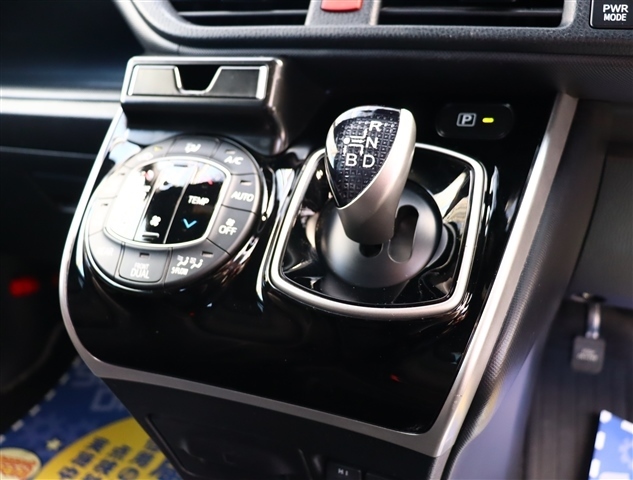 トヨタ ヴォクシー １．８ ハイブリッド ＺＳ 煌ＩＩ R1年 (関東) 99